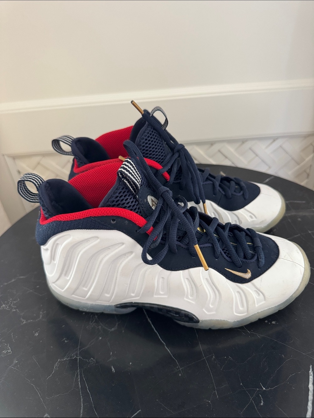 Like New Nike Little Posite One (GS) “Olympic”
US Grade School – Size 5.5Y US